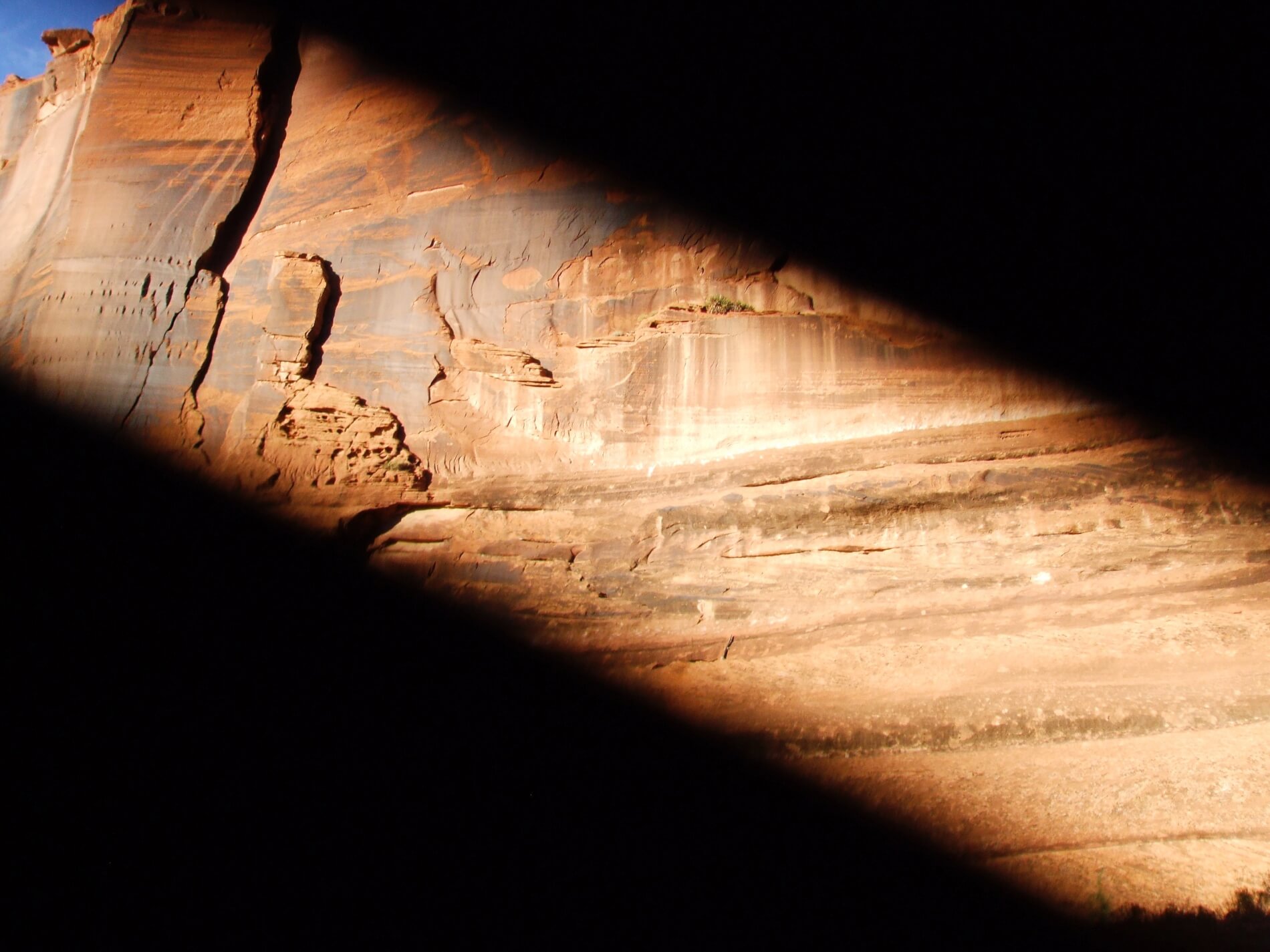 Shaft of light on the red cliff wall of Canyon de Chelly means a moment I spent absorbed while maintaining calm awareness of body and consciousness.